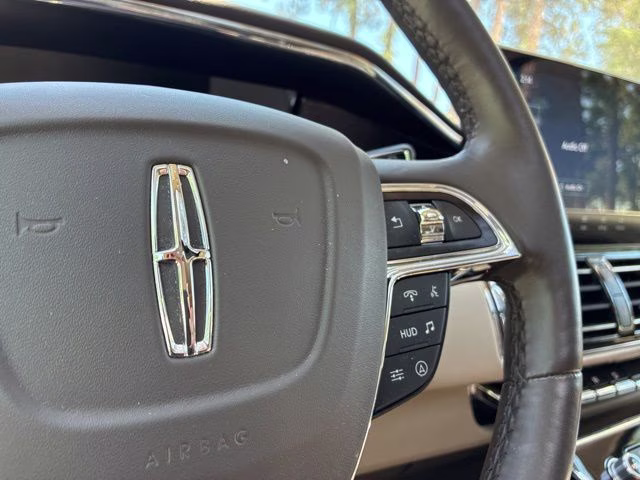 2024 White Metallic Lincoln Navigator L Reserve 4X4 SUV