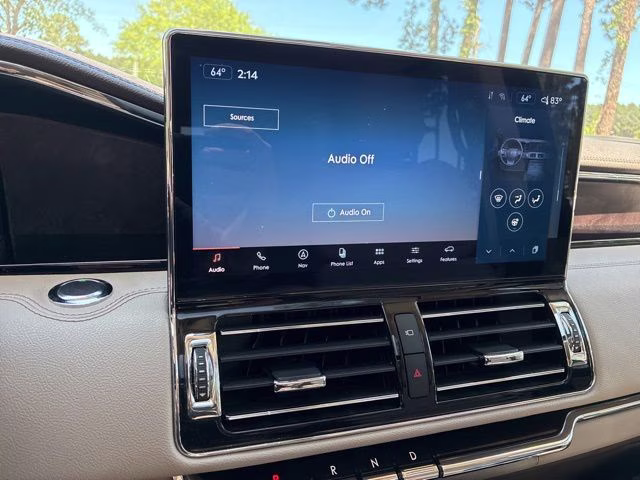 2024 White Metallic Lincoln Navigator L Reserve 4X4 SUV