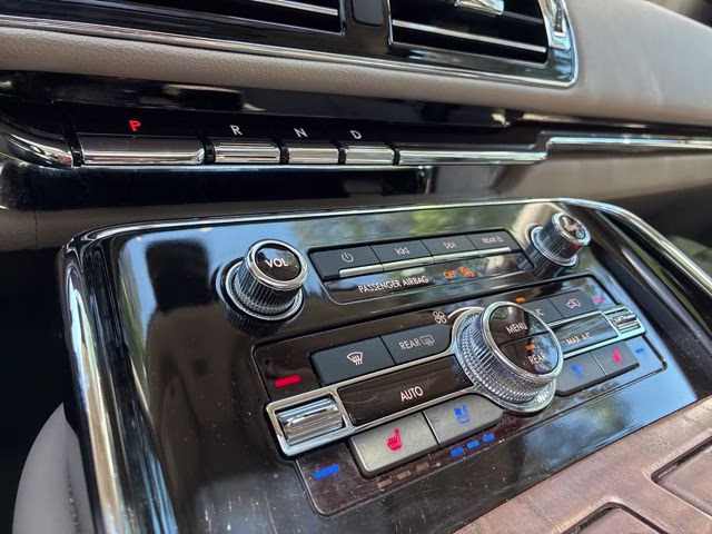 2024 White Metallic Lincoln Navigator L Reserve 4X4 SUV