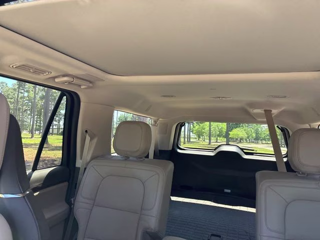 2024 White Metallic Lincoln Navigator L Reserve 4X4 SUV