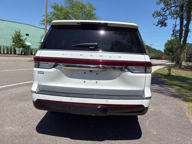 2024 White Metallic Lincoln Navigator L Reserve 4X4 SUV