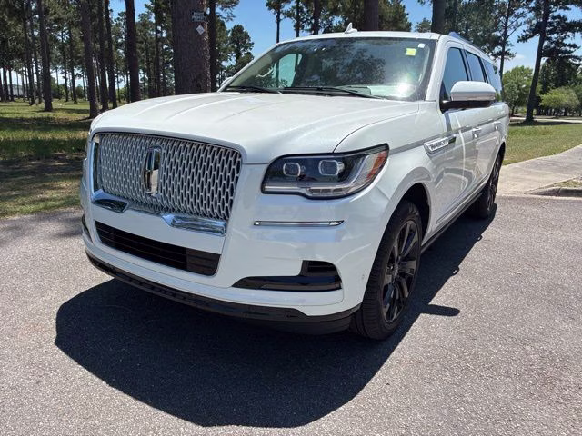2024 White Metallic Lincoln Navigator L Reserve 4X4 SUV