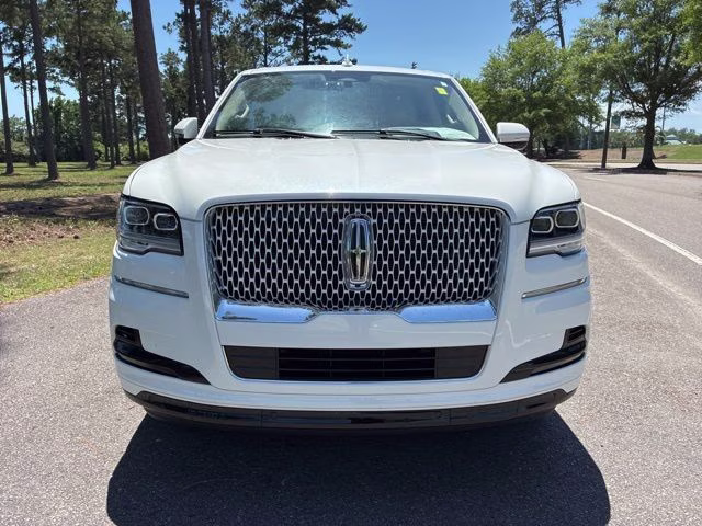 2024 White Metallic Lincoln Navigator L Reserve 4X4 SUV