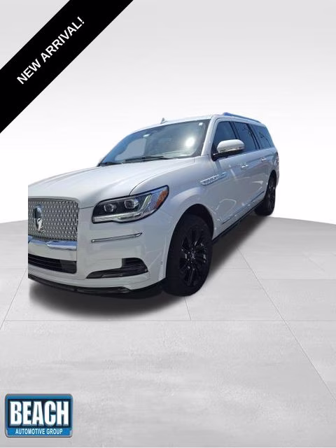 2024 White Metallic Lincoln Navigator L Reserve 4X4 SUV
