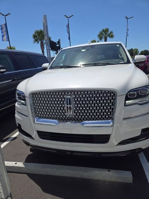2024 White Metallic Lincoln Navigator L Reserve 4X4 SUV