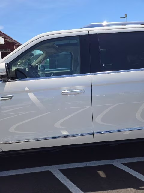 2024 White Metallic Lincoln Navigator L Reserve 4X4 SUV