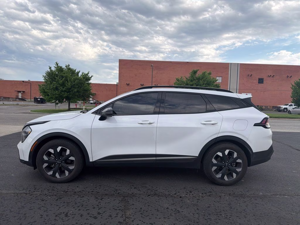 2023 Glacial White Pearl Kia Sportage X-Line AWD SUV
