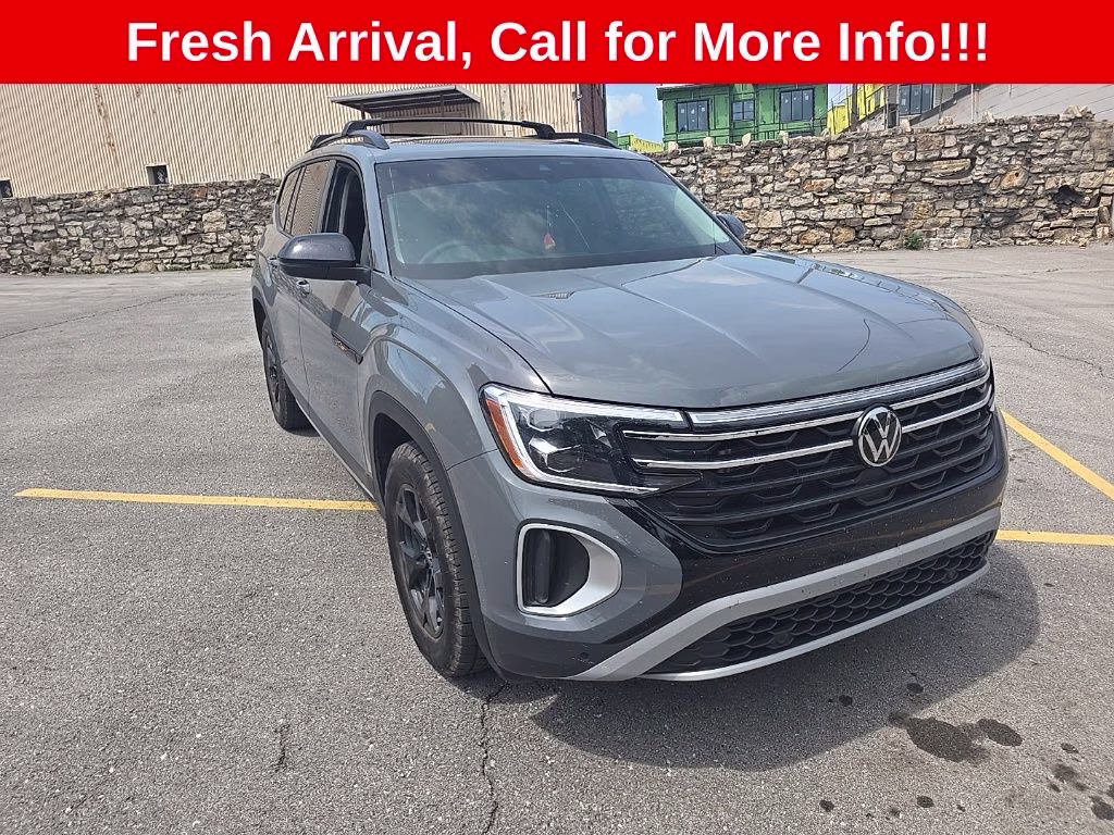 2025 Pure Gray Volkswagen Atlas 2.0T Peak Edition AWD SUV