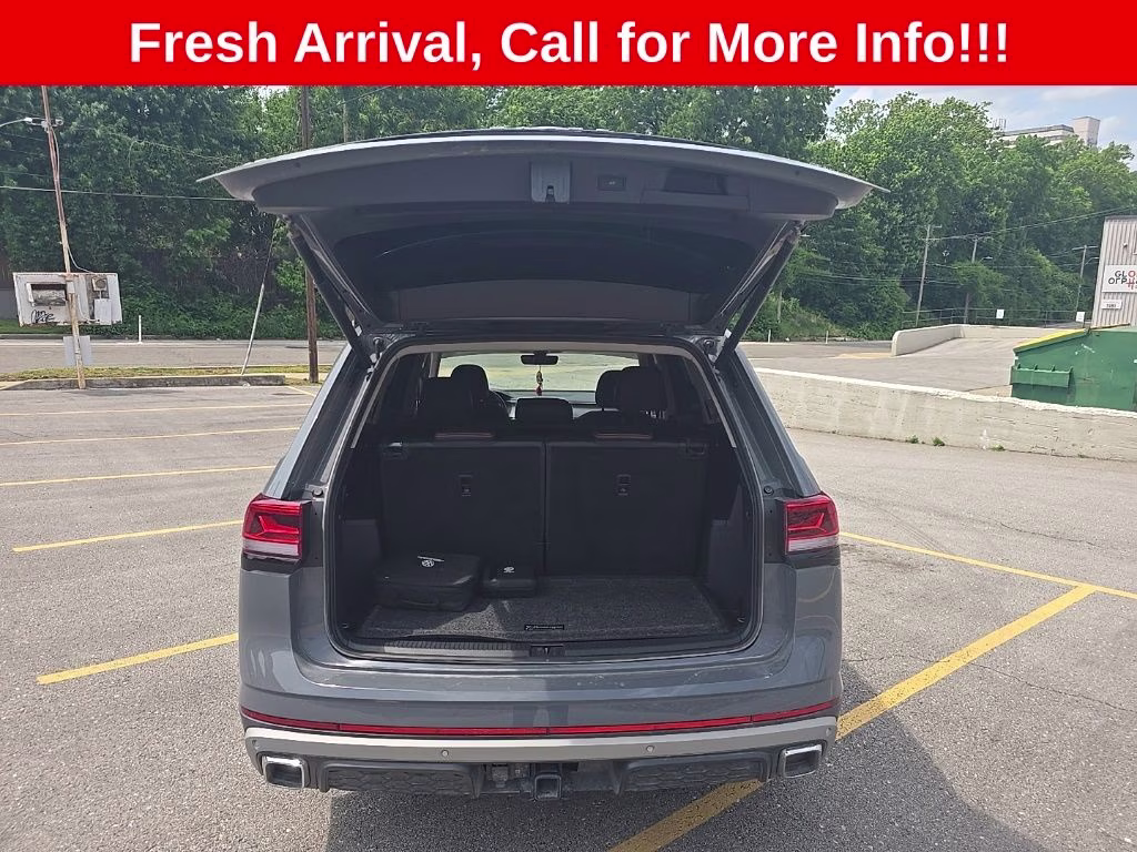 2025 Pure Gray Volkswagen Atlas 2.0T Peak Edition AWD SUV