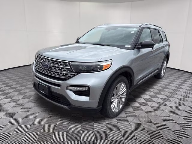 2023 Silver Metallic Ford Explorer Limited 4X4 SUV