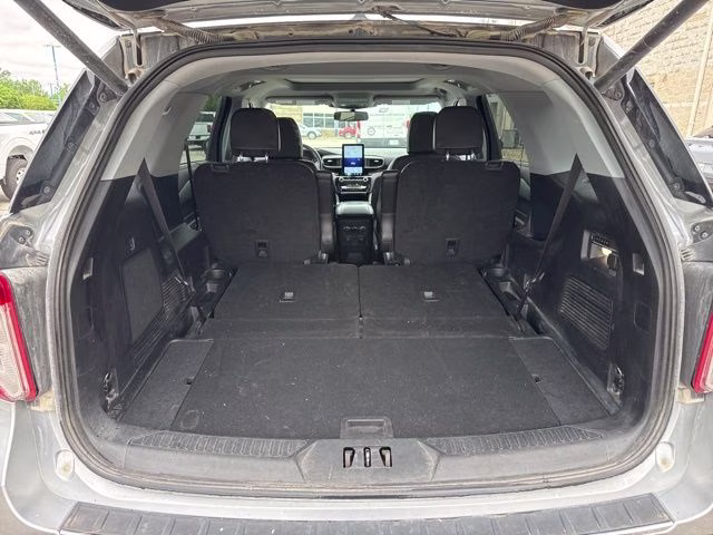 2023 Silver Metallic Ford Explorer Limited 4X4 SUV