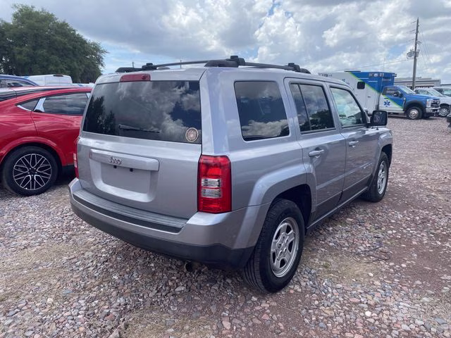 2017 Billet Silver Metallic Clearcoat Jeep Patriot Sport FWD SUV