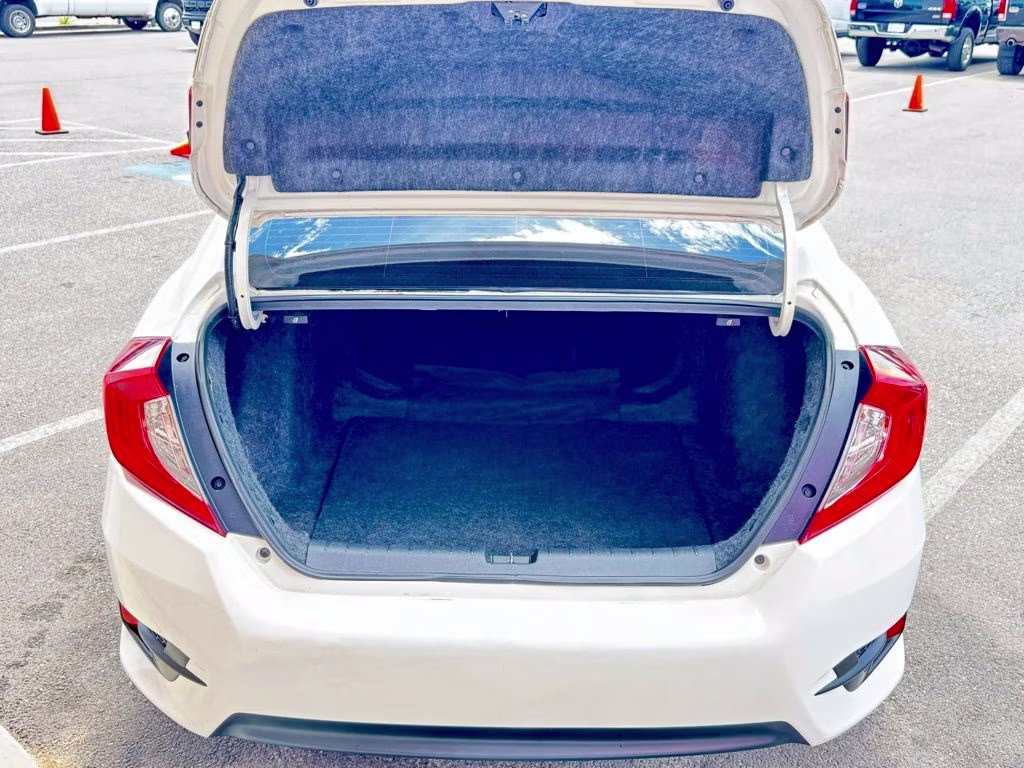 2018 White Honda Civic EX FWD Sedan