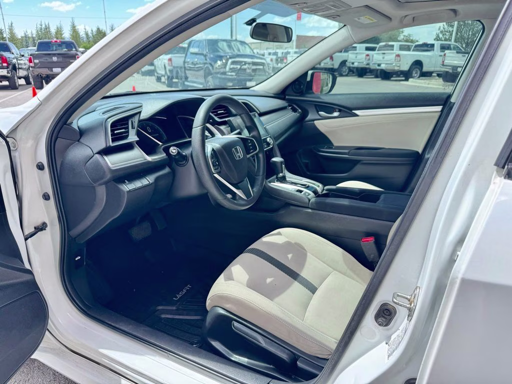 2018 White Honda Civic EX FWD Sedan