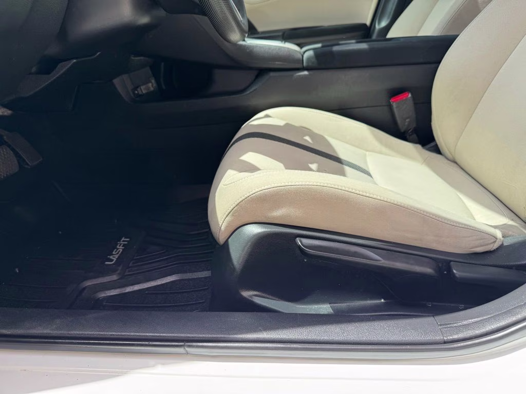 2018 White Honda Civic EX FWD Sedan