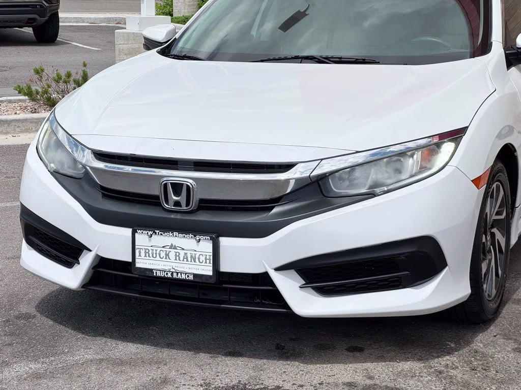 2018 White Honda Civic EX FWD Sedan