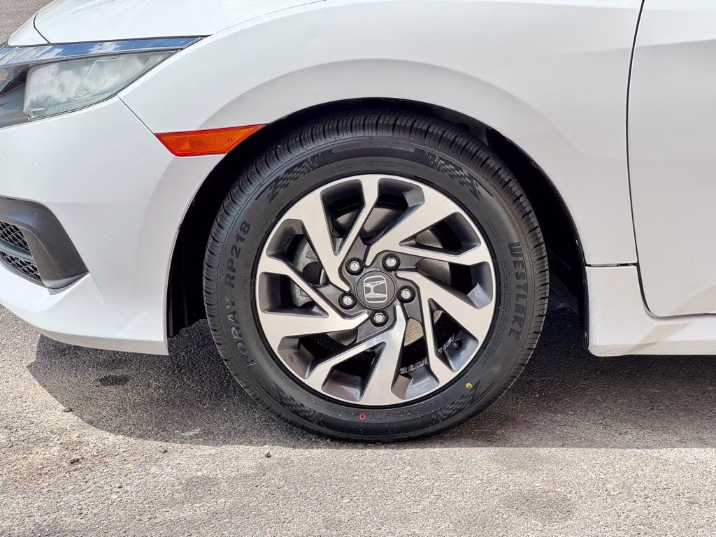 2018 White Honda Civic EX FWD Sedan