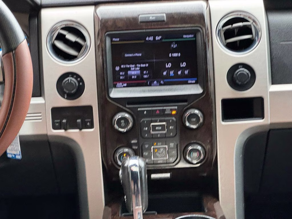 2013 Blue Ford F-150 Platinum 4X4 Truck