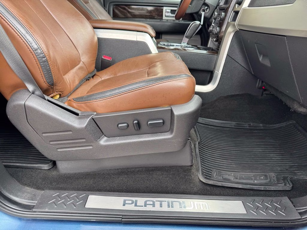 2013 Blue Ford F-150 Platinum 4X4 Truck