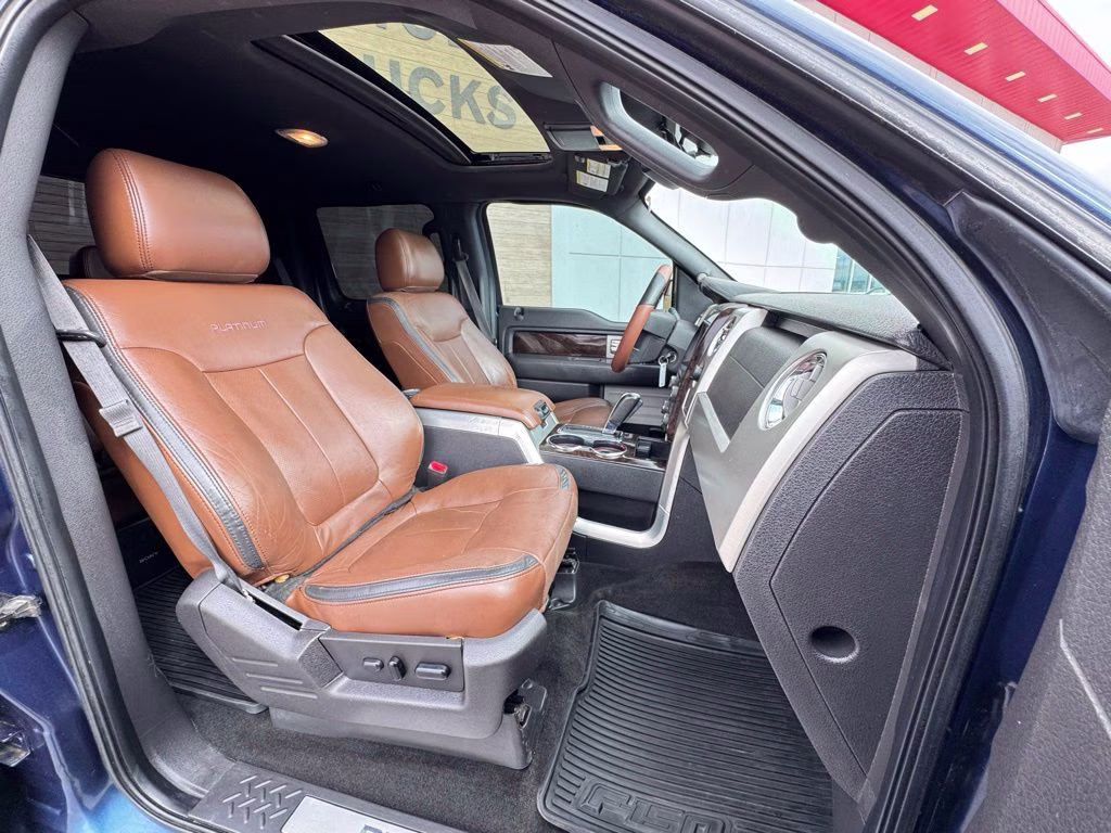 2013 Blue Ford F-150 Platinum 4X4 Truck