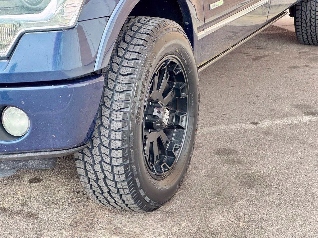 2013 Blue Ford F-150 Platinum 4X4 Truck