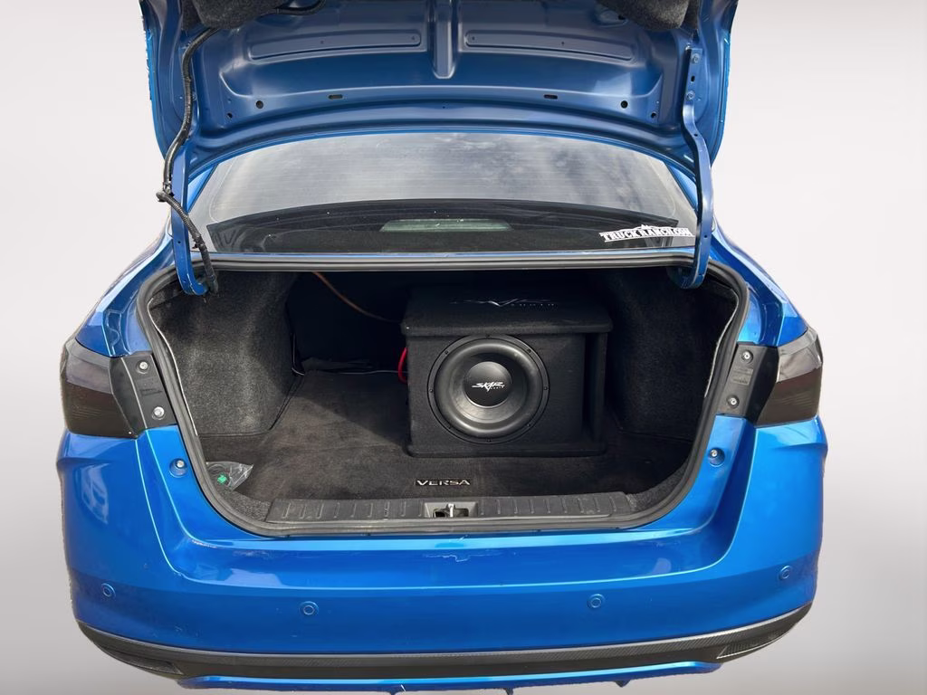 2021 Electric Blue Metallic Nissan Versa 1.6 SV FWD Sedan