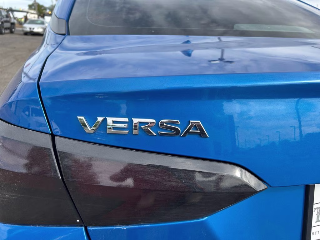 2021 Electric Blue Metallic Nissan Versa 1.6 SV FWD Sedan