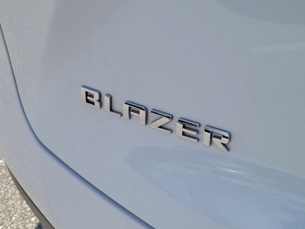 2021 Summit White Chevrolet Blazer LT FWD SUV