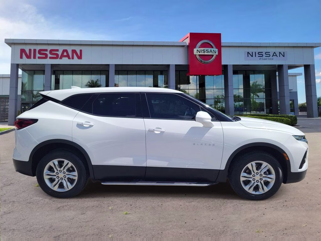 2021 Summit White Chevrolet Blazer LT FWD SUV