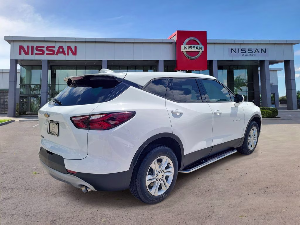 2021 Summit White Chevrolet Blazer LT FWD SUV