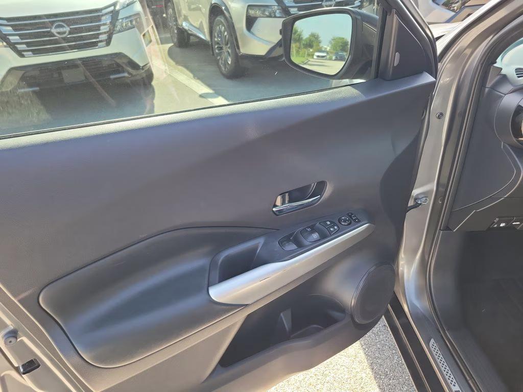 2019 Gun Metallic/Monarch Orange Nissan Kicks SR FWD SUV