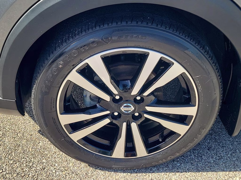 2019 Gun Metallic/Monarch Orange Nissan Kicks SR FWD SUV