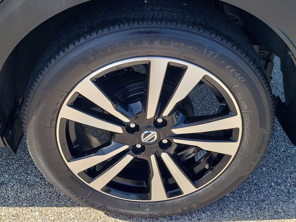 2019 Gun Metallic/Monarch Orange Nissan Kicks SR FWD SUV