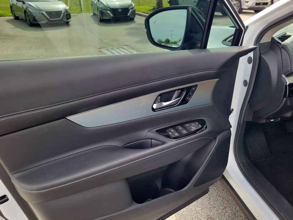 2025 Everest White Pearl Tricoat Nissan Murano SL AWD SUV