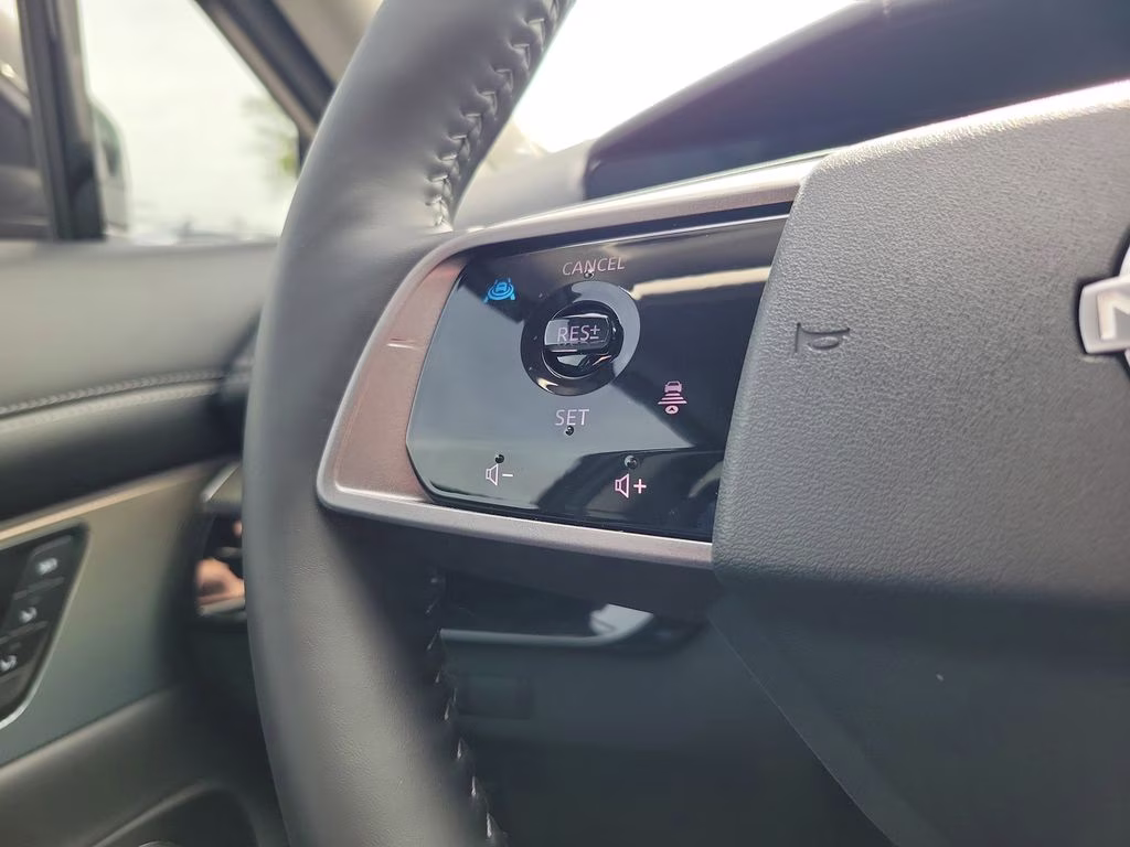 2025 Everest White Pearl Tricoat Nissan Murano SL AWD SUV