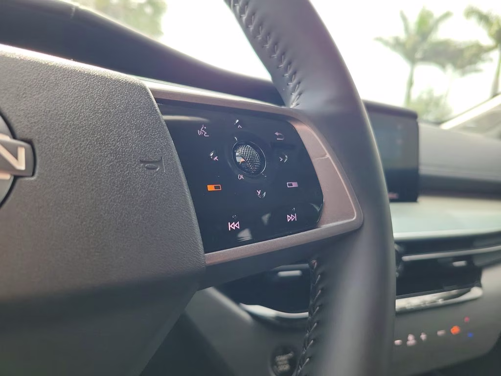 2025 Everest White Pearl Tricoat Nissan Murano SL AWD SUV