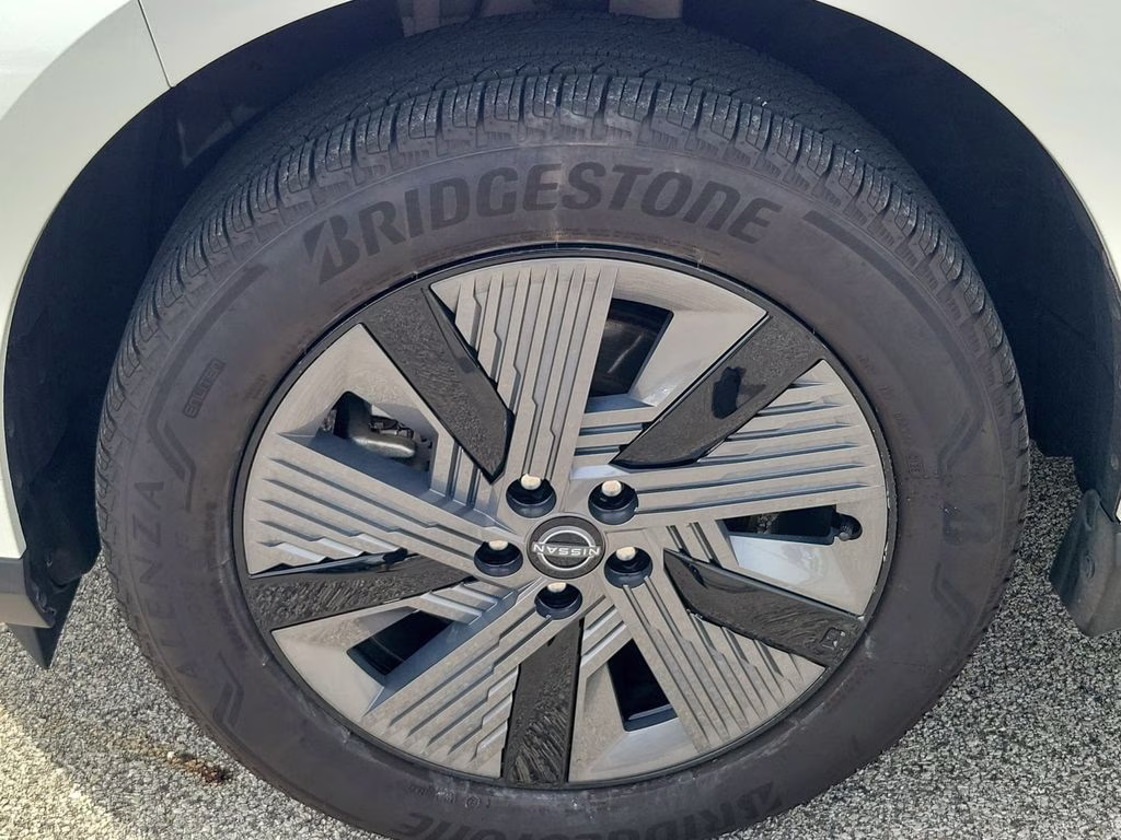 2025 Everest White Pearl Tricoat Nissan Murano SL AWD SUV