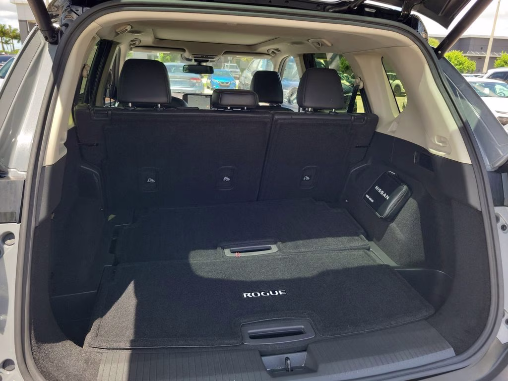 2023 Boulder Gray Pearl/Super Black Nissan Rogue Platinum FWD SUV