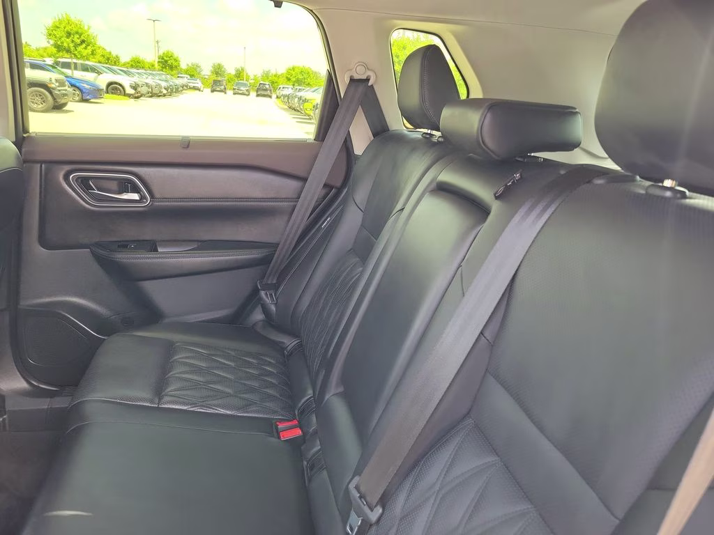 2023 Boulder Gray Pearl/Super Black Nissan Rogue Platinum FWD SUV