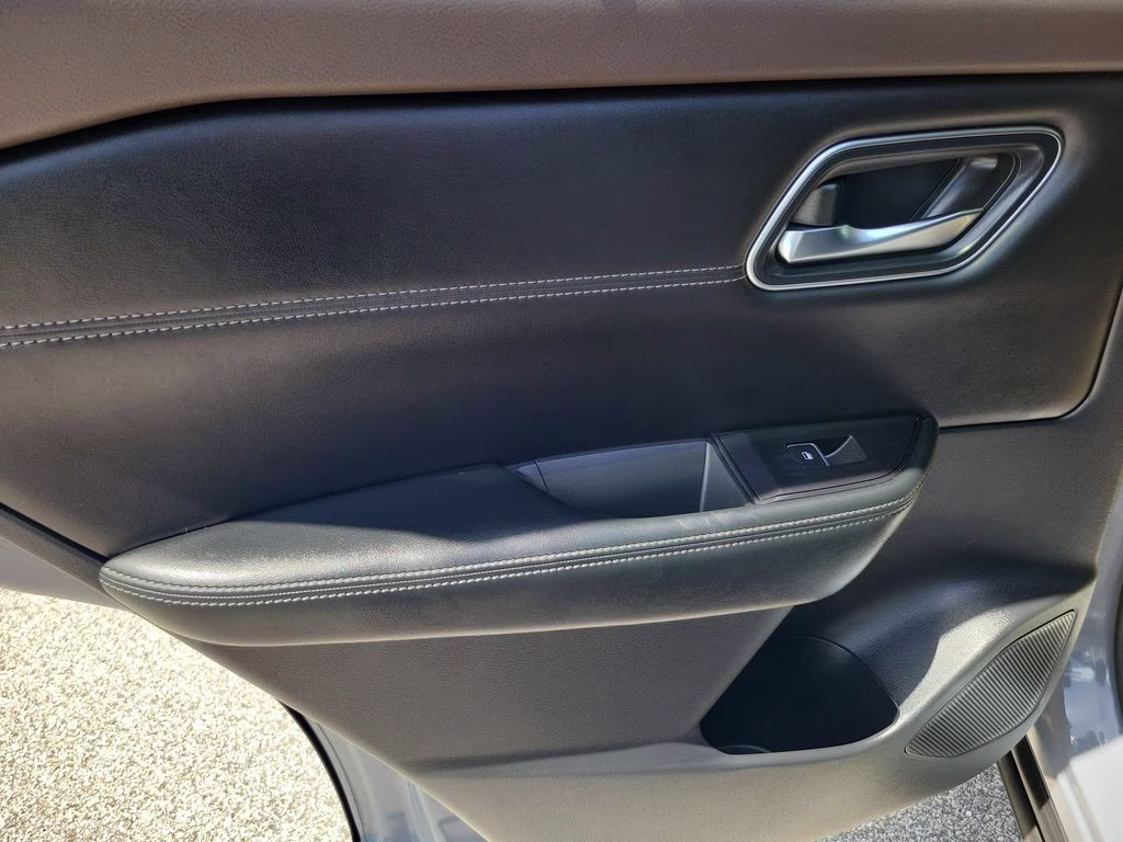 2023 Boulder Gray Pearl/Super Black Nissan Rogue Platinum FWD SUV