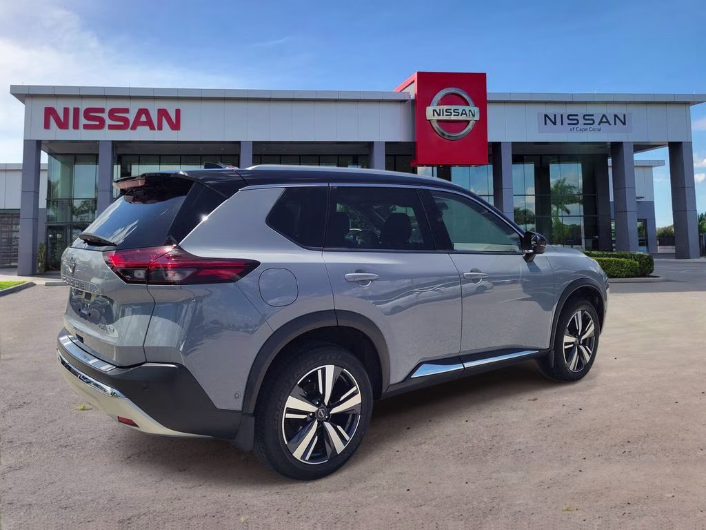 2023 Boulder Gray Pearl/Super Black Nissan Rogue Platinum FWD SUV