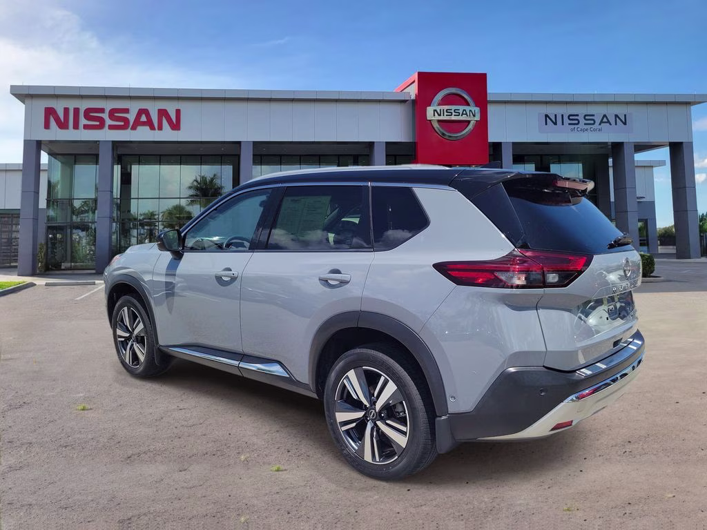 2023 Boulder Gray Pearl/Super Black Nissan Rogue Platinum FWD SUV