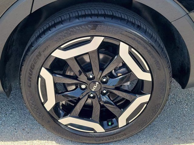 2024 Ebony Black Kia Telluride S FWD SUV