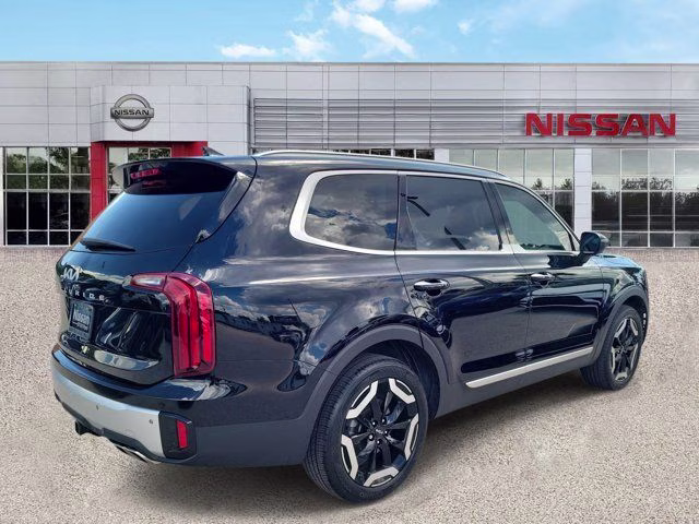 2024 Ebony Black Kia Telluride S FWD SUV