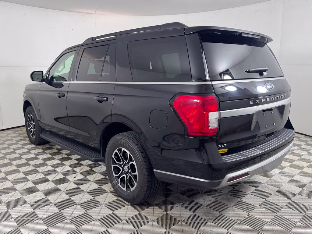 2024 Black Metallic Ford Expedition XLT RWD SUV