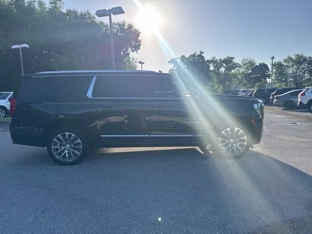 2021 Onyx Black GMC Yukon XL Denali 4X4 SUV
