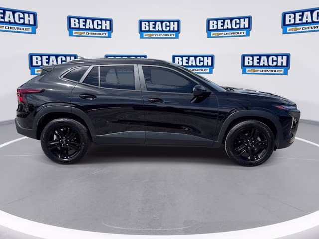 2025 Black Metallic Chevrolet Trax ACTIV FWD SUV