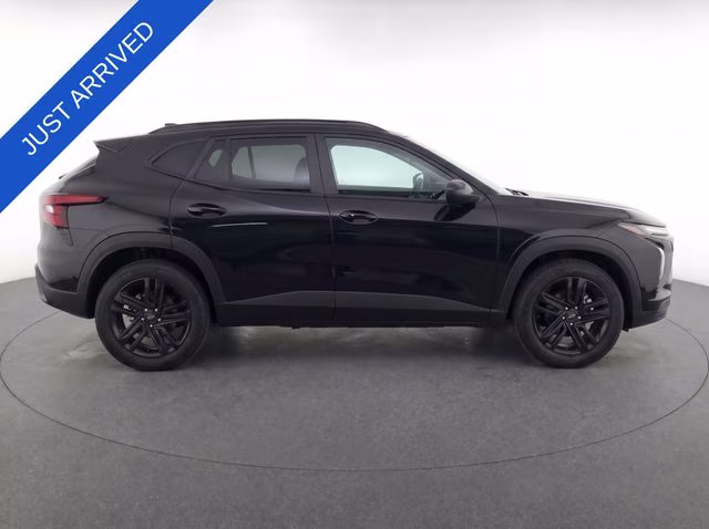 2025 Black Metallic Chevrolet Trax ACTIV FWD SUV
