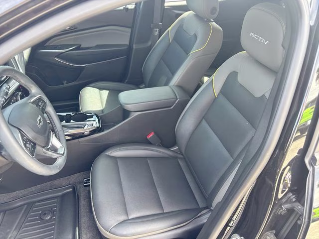 2025 Black Metallic Chevrolet Trax ACTIV FWD SUV