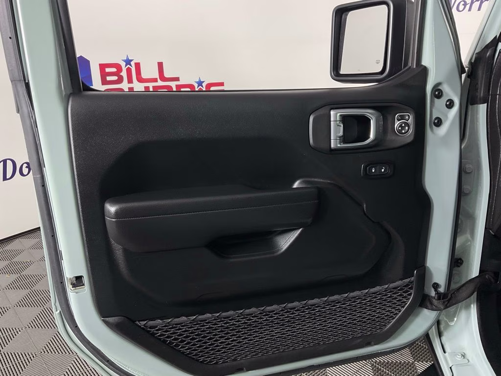 2023 Earl Clearcoat Jeep Wrangler Rubicon 4X4 SUV